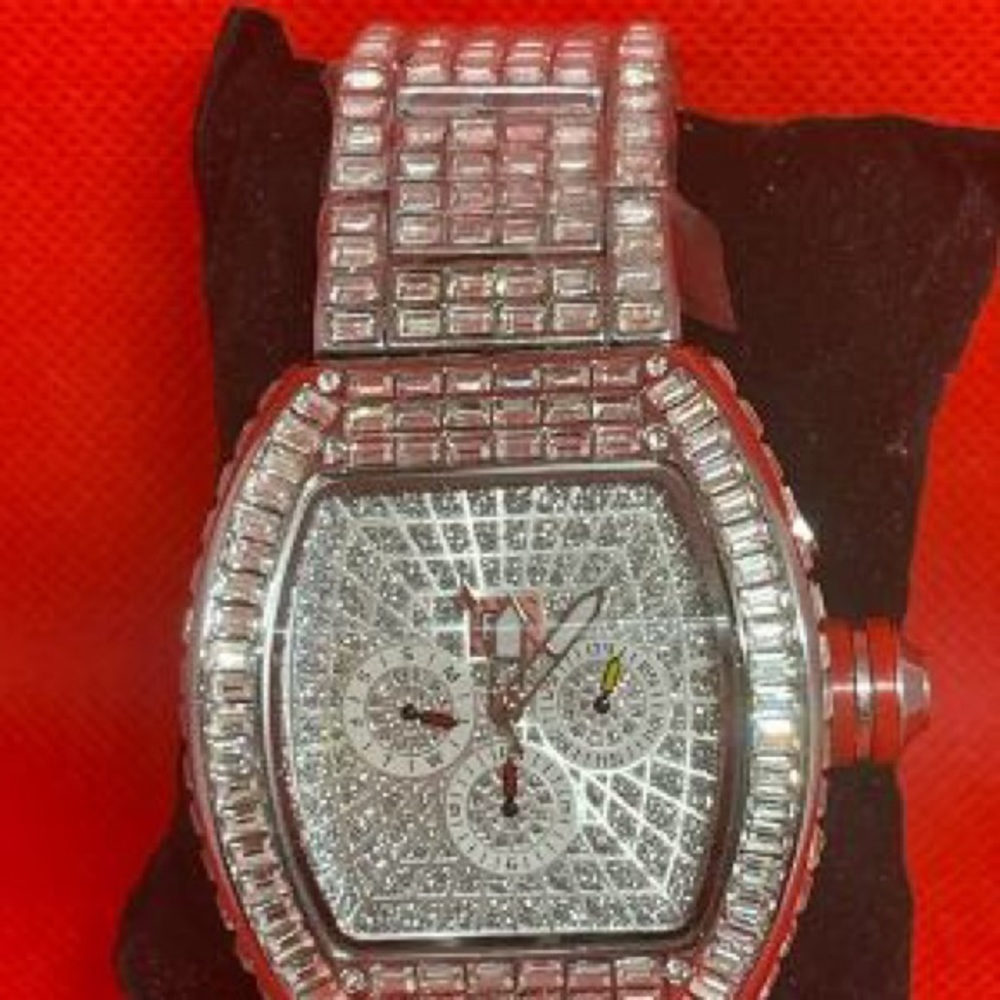 Watch Fully Iced-Out - Picture 5 of 7